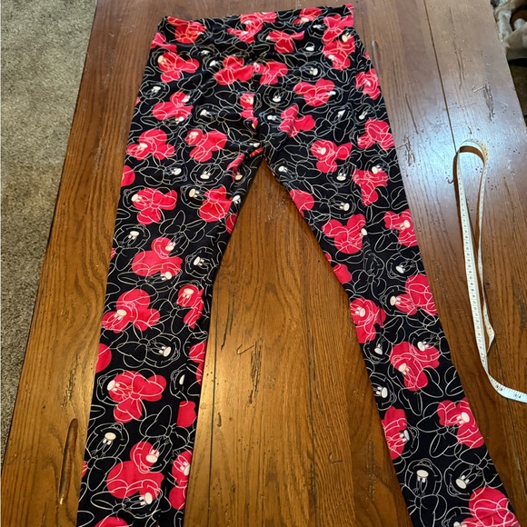 LuLaRoe Pants - RARE LuLaRoe Black and Red Minnie Mouse Leggings - Tall & Curvy